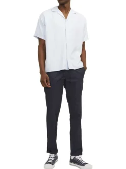 Chino en coton nuit uni avec une coupe droite et des passants pour ceinture