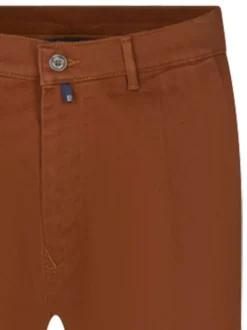 Chino en coton rouge brique uni à coupe regular fit et à taille mi-haute