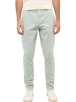 Chino en coton vert clair uni avec une coupe slim et des passants à la taille