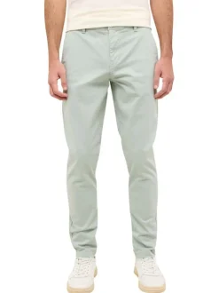 Chino en coton vert clair uni avec une coupe slim et des passants à la taille