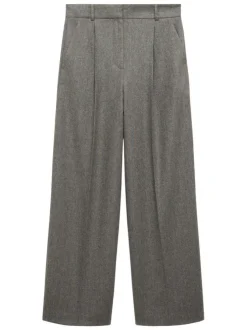 Chino gris rayé avec une coupe bootcut et pli marqué sur l'avant