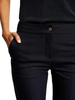 Chino marine uni avec une coupe slim et un bouton de fermeture en doré