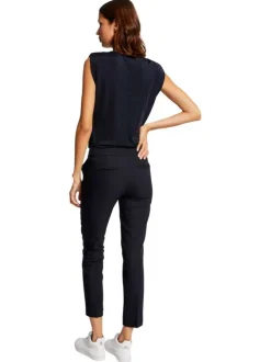 Chino marine uni avec une coupe slim et un bouton de fermeture en doré