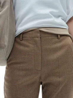 Chino marron motif pied de poule avec coupe droite, 4 poches et 4 plis centraux