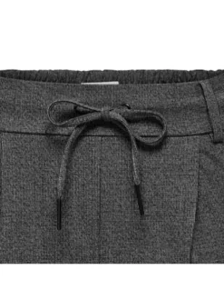 Chino marron uni avec une coupe droite, taille élastiquée et flot décoratif