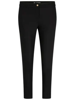 Chino noir uni avec un bouton de fermeture doré et une coupe slim