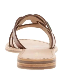 Claquettes en cuir marrons à talon décroché bas avec le nom de la marque