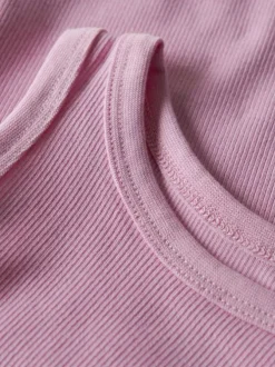 Débardeur en coton biologique rose en maille côtelée à coupe slim et à col rond