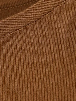 Débardeur chocolat uni pourvu d'une coupe droite et d'un col rond