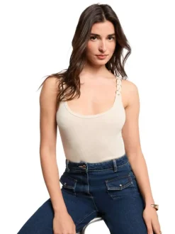 Débardeur écru uni avec une coupe ajustée et un décolleté arrondi