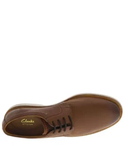 Derbies Atticus en cuir cognac avec des lacets ronds et un talon plat