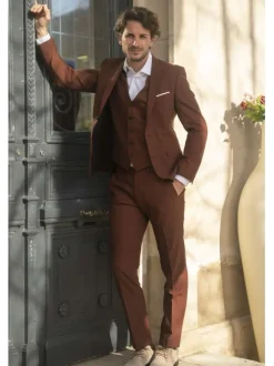 Derbies en cuir beiges à talon décroché bas avec des lacets ronds