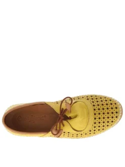 Derbies en cuir jaunes avec des lacets élastiqués et un talon plat