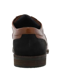 Derbies en cuir tan à talon décroché bas avec des lacets ronds