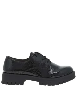 Derbies noires vernies à semelle à talon plat avec une fermeture par lacets