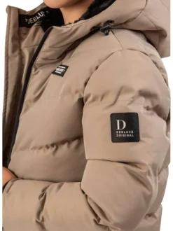 Doudoune à capuche taupe matelassée avec un intérieur en moumoute