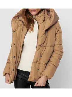 Doudoune beige unie coupe régular avec un col à capuche