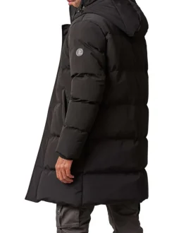 Doudoune à capuche noire matelassée avec une coupe longue et des poches