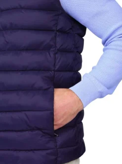 Doudoune marine unie avec une coupe droite et une fermeture zippée