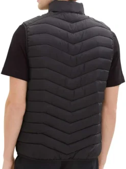 Doudoune sans manches noir avec un col montant zippé et une coupe droite