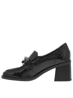 Escarpins en cuir vernis noir à talon bloc décroché moyen et maillons