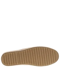 Espadrilles beiges avec un talon à talon plat et fermeture slip-on