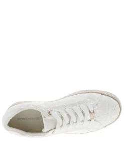 Espadrilles blanches en tissu avec semelle crantée beige et oeillets dorés