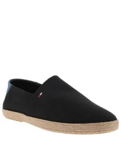 Espadrilles noires avec un à talon plat et fermeture slip-on