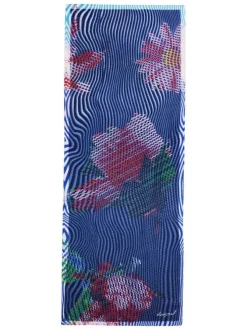 Foulard bleu avec motifs floraux et revêtement en fine maille