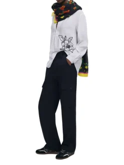 Foulard noir avec fleurs multicolores imprimées, bords jaunes et tissu doux