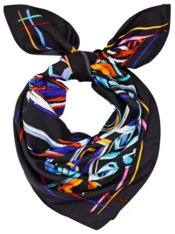 Foulard noir avec nom de la marque imprimé en différentes couleurs