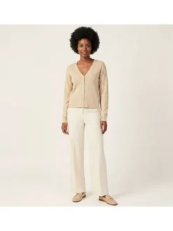 Gilet beige uni avec une coupe droite et des manches longues