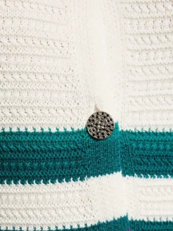 Gilet blanc rayé à coupe droite, col à revers et à manches longues avec poches