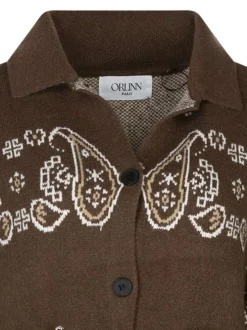 Gilet chocolat motifs cachemire avec une coupe droite et un col à rabats