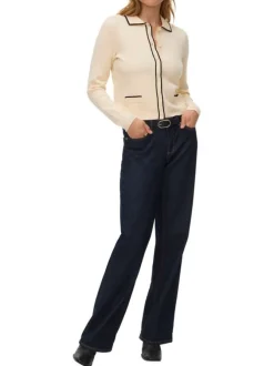 Gilet écru uni coupe droite avec un col à revers et des manches longues