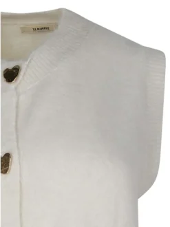 Gilet écru uni sans manche pourvu d'une fermeture boutonnée