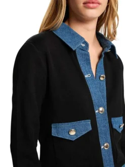 Gilet en coton noir uni avec une coupe droite et un col à revers
