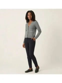 Gilet gris à coupe ajustée pourvu d'un col v et de manches longues