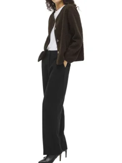 Gilet marron en maille sherpa pourvu d'un col rond et de manches longues
