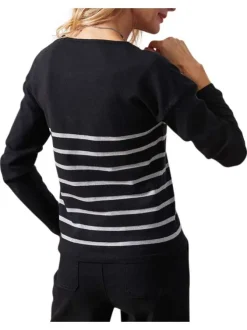 Gilet noir rayé avec une coupe droite et une fermeture boutonnée