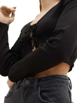 Gilet noir uni coupe droite avec un col v et 2 liens à l'avant