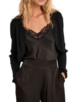 Gilet noir uni pourvu d'une coupe ajustée et d'une taille courte