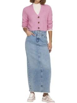 Gilet rose uni avec une coupe droite et un col v avec des boutons