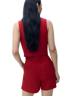 Gilet rouge uni avec un col rond à coupe droite et sans manches
