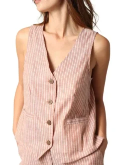 Gilet sans manches rouge brique aspect délavé à rayures blanches et à col v
