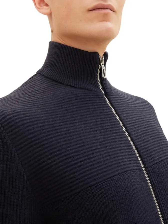 Gilet zippé en coton marine avec une coupe droite et un col montant