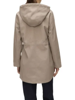 Imperméable ciré beige pourvu d'un col à capuche avec cordon de serrage