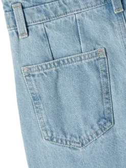Jean en coton stone uni avec une coupe regular fit et poches latérales