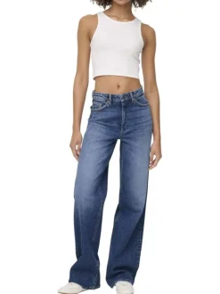 Jean bleu uni en coton avec une coupe flare et un effet délavé