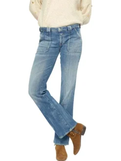 Jean bootcut travaillé en coton stretch bleu délavé à pierres turquoises et jambes évasées